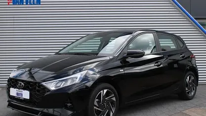 Phantom black (zwart metallic) Occasion 2023 Hyundai i20 Comfort Hatchback | € 20.445 (Eerlijke prijs)