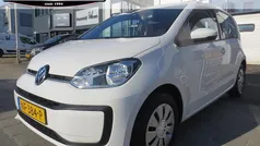 Wit Gebruikt 2017 VW up! move up! Hatchback | € 7.450 (Eerlijke prijs)