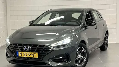 Grijs Occasion 2021 Hyundai i30 Comfort Hatchback | € 17.425 (Eerlijke prijs)