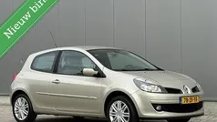 Beige Gebruikt 2008 Renault Clio II Initiale Hatchback | € 3.495 (Eerlijke prijs)
