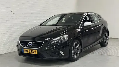 Gebruikt 2015 Volvo V40 Business Edition Hatchback | € 5.999 (Eerlijke prijs)