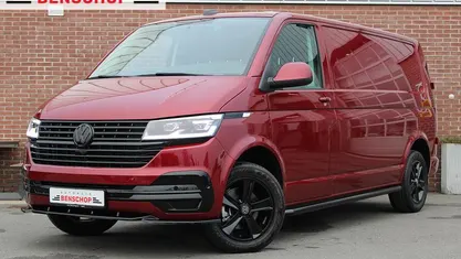 Rood Occasion 2024 VW Transporter Van | € 38.950 (Goede deal)