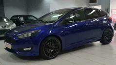 Blauw Gebruikt 2017 Ford Focus ST-Line Sedan | € 13.990 (Eerlijke prijs)