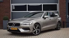 Grijs Gebruikt 2019 Volvo V60 Momentum Stationwagen | € 26.750 (Eerlijke prijs)