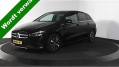 Zwart Gebruikt 2020 Mercedes B180 Business MPV | € 24.995 (Eerlijke prijs)