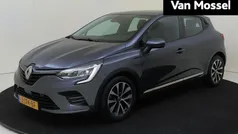 Grijs Gebruikt 2020 Renault Clio V Zen Hatchback | € 14.935 (Eerlijke prijs)