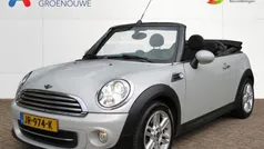 Wit, metallic lak Gebruikt 2012 Mini Cooper Cabriolet Pepper Cabriolet | € 10.945 (Eerlijke prijs)
