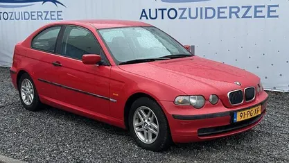 Rood Gebruikt 2004 BMW 316 Hatchback | € 2.250 (Goede deal)