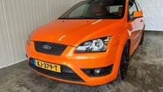 Oranje Gebruikt 2006 Ford Focus ST Hatchback | € 6.750 (Goede deal)