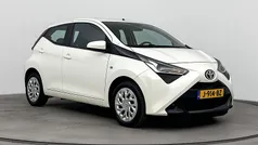 Wit Gebruikt 2020 Toyota Aygo X-play Hatchback | € 12.499 (Eerlijke prijs)