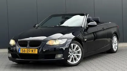 Blauw, metallic lak Gebruikt 2008 BMW 330 Cabriolet Cabriolet | € 11.990 (Eerlijke prijs)