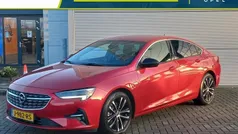 Rood metallic Gebruikt 2020 Opel Insignia Sport Hatchback | € 26.875 (Eerlijke prijs)
