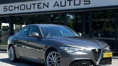 Grijs Gebruikt 2018 Alfa Romeo Giulia Super Sedan | € 22.850 (Eerlijke prijs)