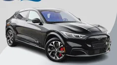 Zwart Gebruikt 2024 Ford Mustang Mach-E Premium SUV | € 43.850 (Eerlijke prijs)