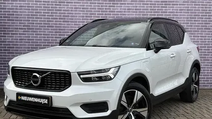 Gebruikt 2021 Volvo XC40 R-Design SUV | € 31.899 (Eerlijke prijs)