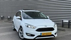 Wit Gebruikt 2015 Ford Focus ST-Line Hatchback | € 11.495 (Eerlijke prijs)