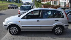 Grijs Gebruikt 2004 Ford Fusion Ghia MPV | € 1.840 (Eerlijke prijs)