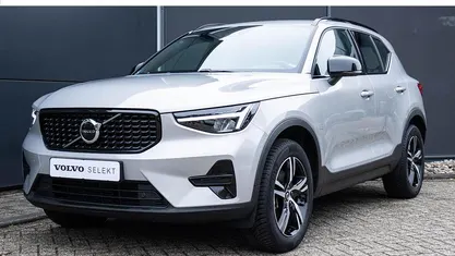 Grijs Gebruikt 2024 Volvo XC40 Plus SUV | € 41.950 (Eerlijke prijs)
