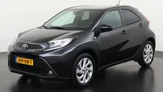 Gebruikt 2024 Toyota Aygo Play Hatchback | € 18.695 (Eerlijke prijs)