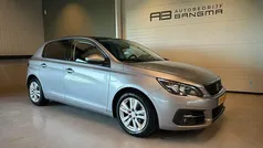 Grijs (metallic) Gebruikt 2017 Peugeot 308 Hatchback | € 8.999 (Eerlijke prijs)