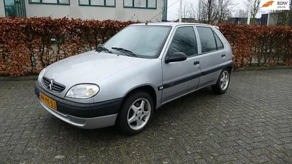 Grijs (metallic) Occasion 2001 Citroën Saxo Hatchback | € 750 (Eerlijke prijs)