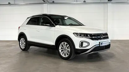 Wit Gebruikt 2023 VW T-Roc Business SUV | € 31.450 (Eerlijke prijs)