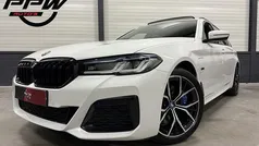 Wit Gebruikt 2022 BMW 530e M Sport Stationwagen | € 40.850 (Eerlijke prijs)