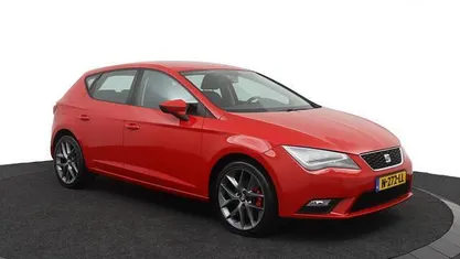 Occasion Seat Leon Business 105 PK (77 kW) 2014 Rood Hatchback