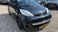 Zwart Gebruikt 2010 Peugeot 107 Urban Move Hatchback | € 3.399 (Eerlijke prijs)