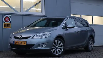 Grijs Gebruikt 2011 Opel Astra Cosmo Stationwagen | € 2.450 (Eerlijke prijs)