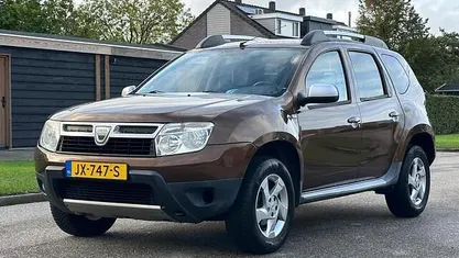 Bruin Gebruikt 2011 Dacia Duster SUV | € 4.950 (Eerlijke prijs)