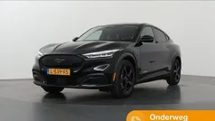 Zwart Gebruikt 2021 Ford Mustang Mach-E SUV | € 27.940 (Eerlijke prijs)