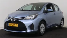 Blauw Gebruikt 2015 Toyota Yaris Hatchback | € 9.950 (Eerlijke prijs)