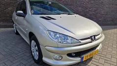 Grijs Gebruikt 2005 Peugeot 206 Hatchback | € 2.495 (Eerlijke prijs)