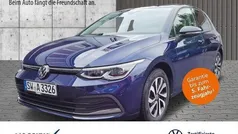 Gebruikt 2023 VW Golf VIII Active Sedan | € 27.236 (Eerlijke prijs)