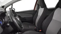 Rood Gebruikt 2020 Toyota Yaris Hatchback | € 16.499 (Eerlijke prijs)