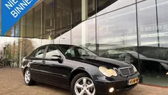 Zwart Gebruikt 2004 Mercedes C200 Classic Sedan | € 2.649 (Eerlijke prijs)