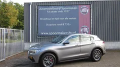 Grijs Gebruikt 2017 Alfa Romeo Stelvio Super SUV | € 25.950 (Eerlijke prijs)