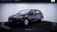 Zwart Gebruikt 2021 Opel Astra Business Edition Hatchback | € 15.925 (Eerlijke prijs)