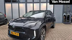 Zwart Gebruikt 2023 Toyota Yaris Cross SUV | € 28.900 (Eerlijke prijs)