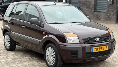 Rood Gebruikt 2011 Ford Fusion Cool & Sound Edition MPV | € 2.999 (Eerlijke prijs)