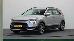 Grijs, metallic lak Gebruikt 2023 Kia Niro SUV | € 29.945 (Goede deal)