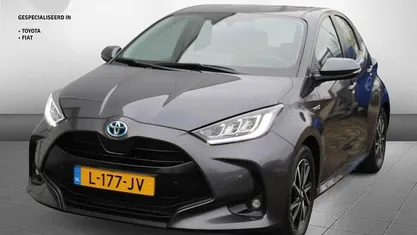 Occasion Toyota Yaris Hybrid Plus 92 PK (67 kW) 2021 Grijs Hatchback