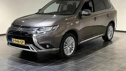Bruin Occasion 2024 Mitsubishi Outlander P-HEV SUV | € 22.695 (Super prijs)