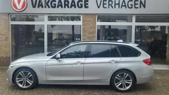 Grijs Gebruikt 2017 BMW 320 Executive Stationwagen | € 22.450 (Eerlijke prijs)