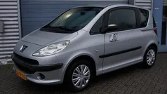 Grijs Gebruikt 2007 Peugeot 1007 MPV | € 1.695 (Eerlijke prijs)