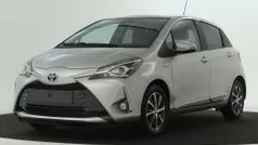 Grijs, metallic lak Gebruikt 2020 Toyota Yaris Limited Hatchback | € 18.245 (Eerlijke prijs)