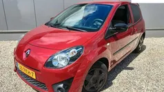 Rood Gebruikt 2011 Renault Twingo Dynamique Hatchback | € 2.798 (Eerlijke prijs)