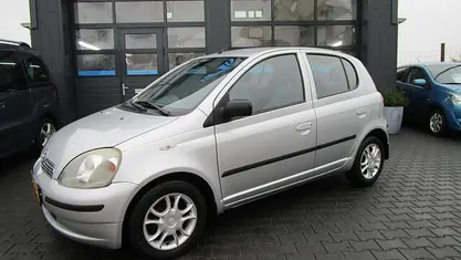 Grijs Occasion 2000 Toyota Yaris Sol Hatchback | € 2.750 (Eerlijke prijs)