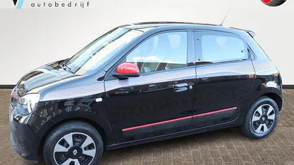 Zwart Gebruikt 2018 Renault Twingo Collection Hatchback | € 7.748 (Eerlijke prijs)